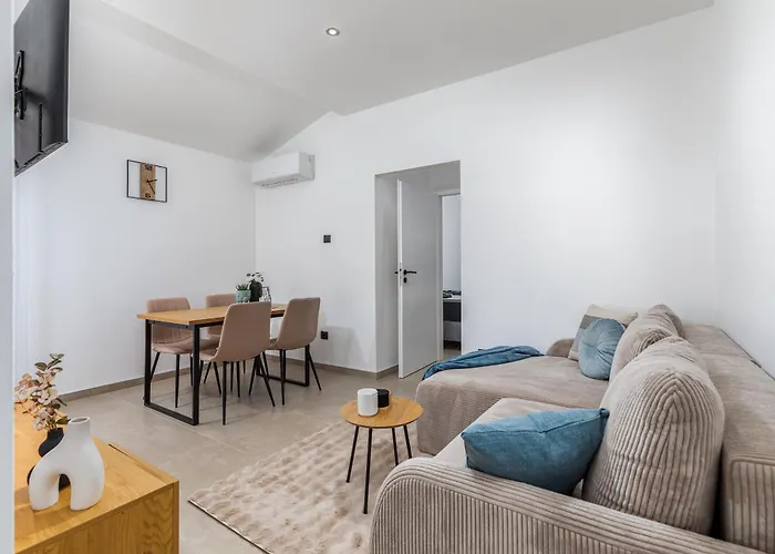 Magdalena Apartment Pula